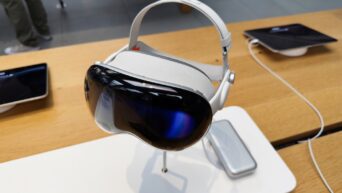 Apple Puts Vision Pro on Pause as AI Glasses Take the Spotlight