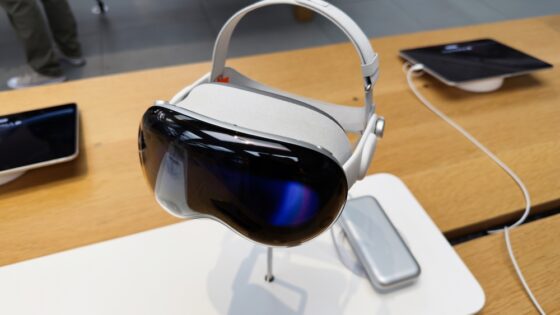 Apple Puts Vision Pro on Pause as AI Glasses Take the Spotlight