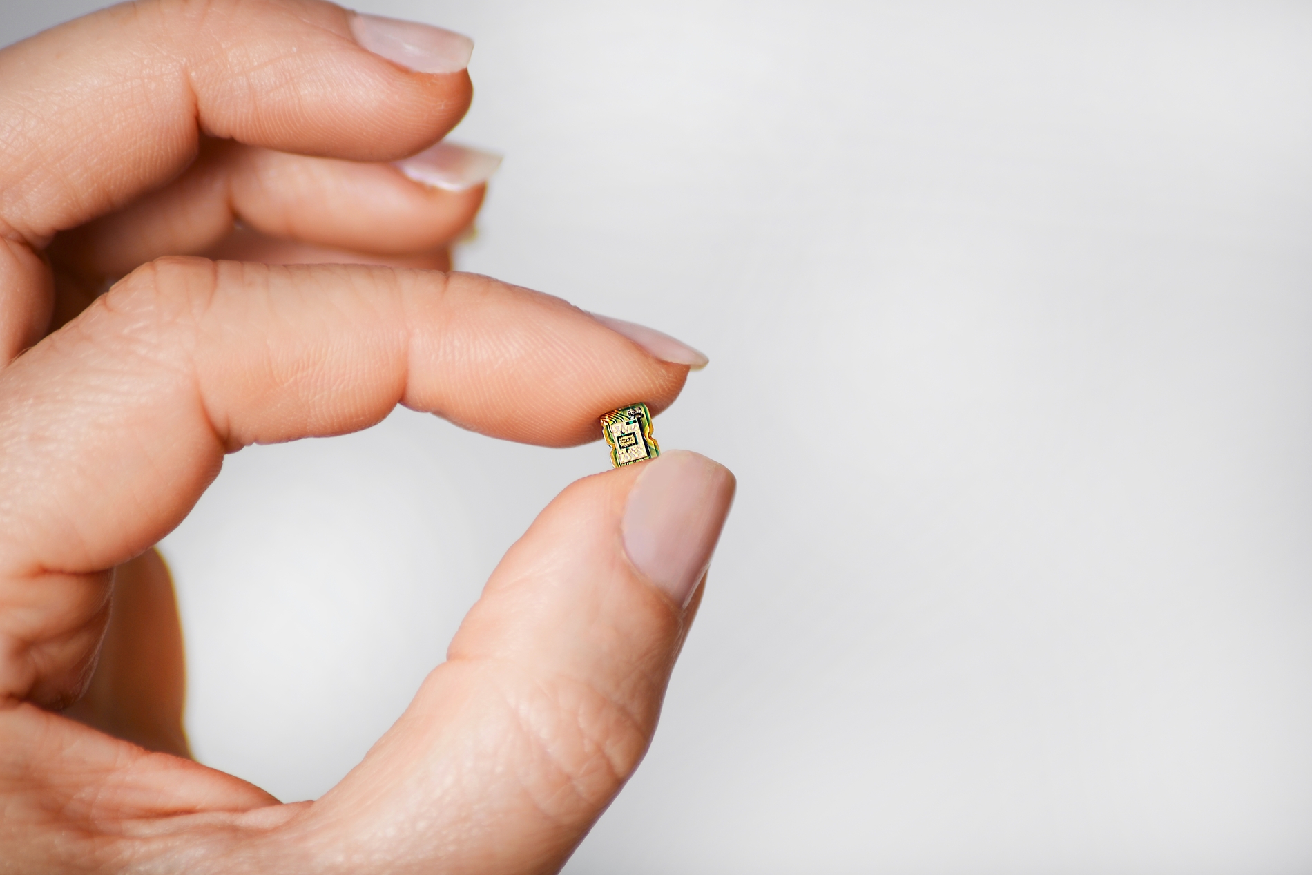 Microscopic Robots So Tiny They're Invisible Yet Smart Enough to Work Together