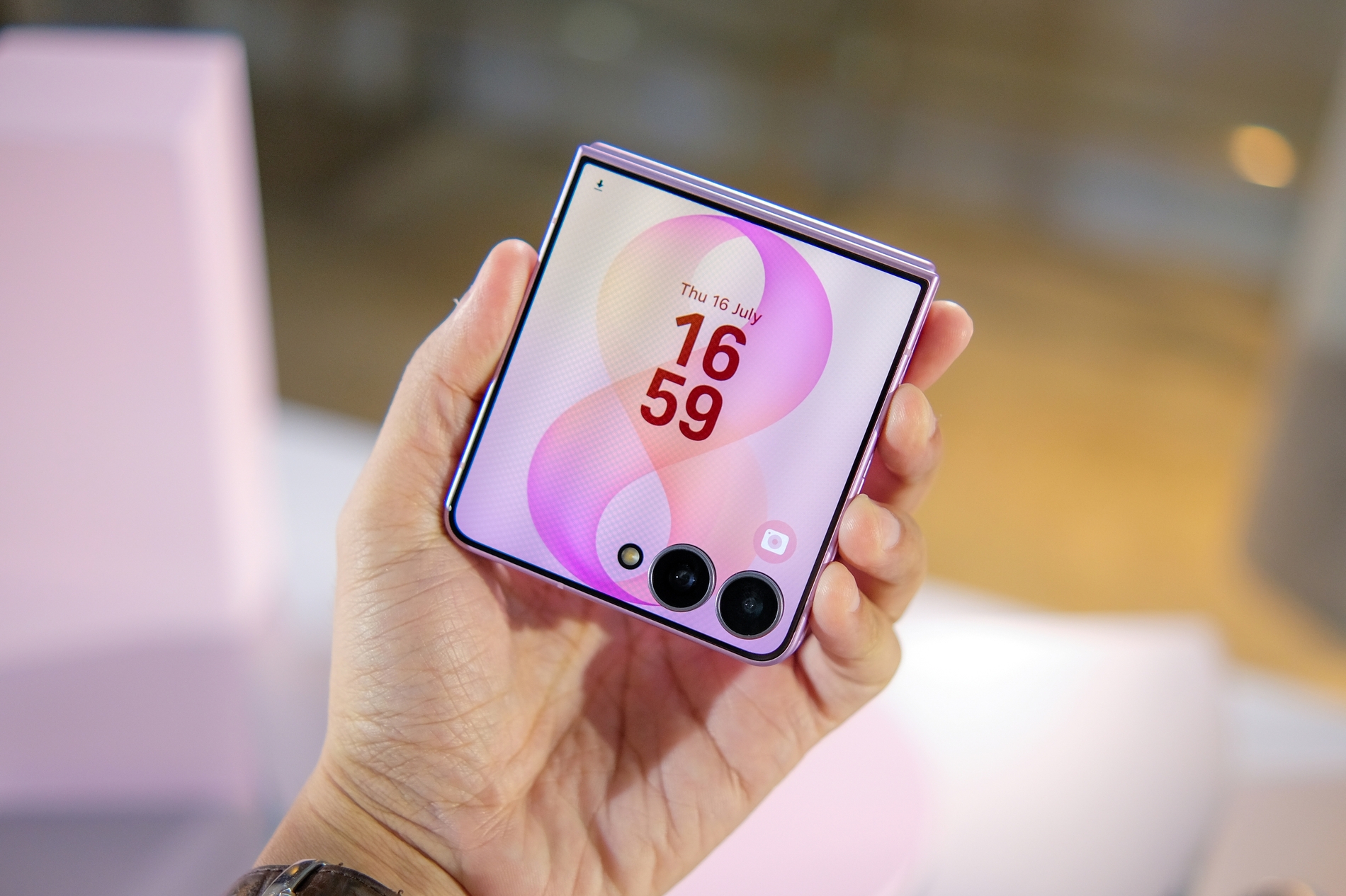 Galaxy Z Flip 8 Cover Display