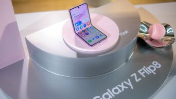Samsung Galaxy Z Flip 8
