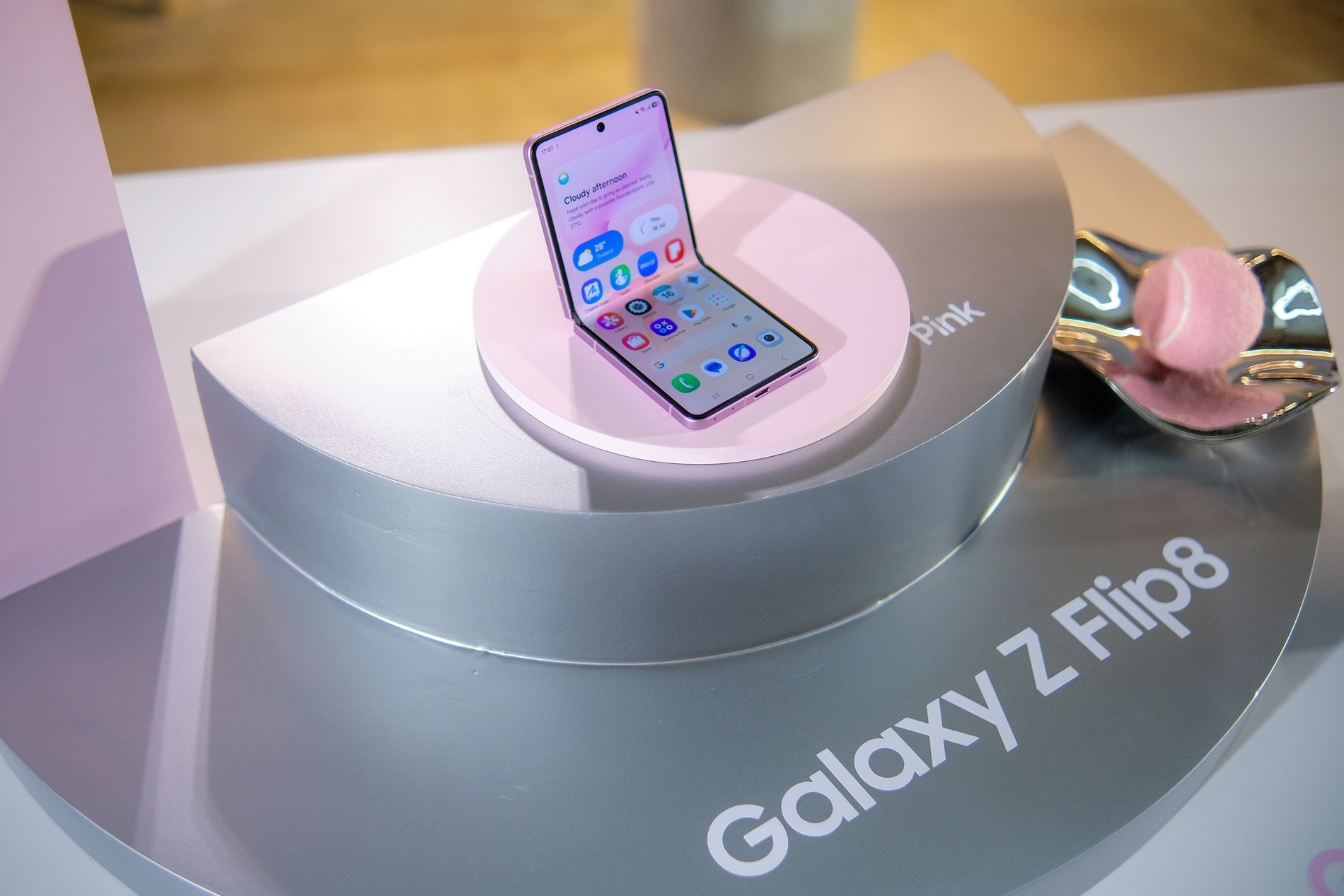 Samsung Galaxy Z Flip 8