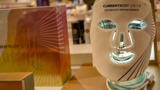 CurrentBody LED Red Light Therapy Face Mask Series 3 Review